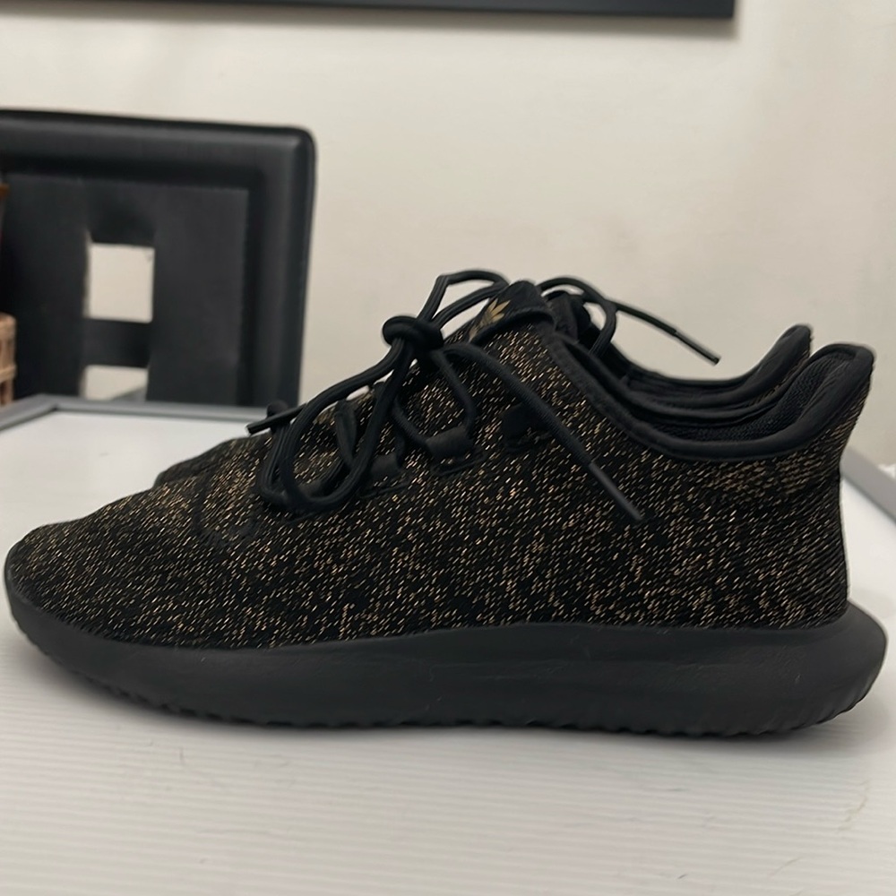 ADIDAS TUBULAR SHADOW BLACK GOLD SNEAKERS MENS-BOYS SIZE 7